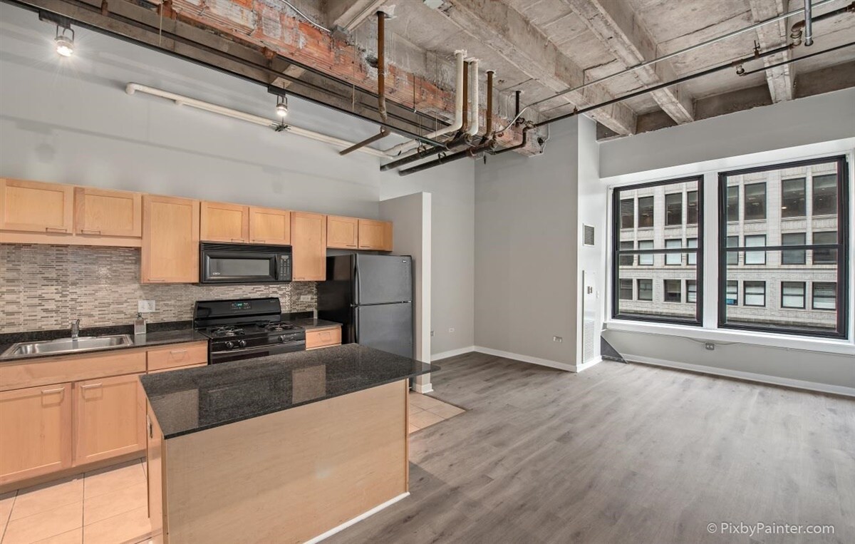 Foto principal - 20 N State St