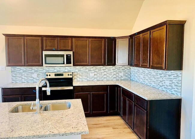 Foto del edificio - 808 Fallbrook Dr