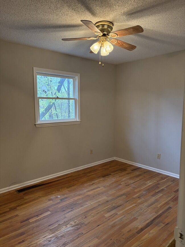 Bedroom - 133 Fairview Dr NW