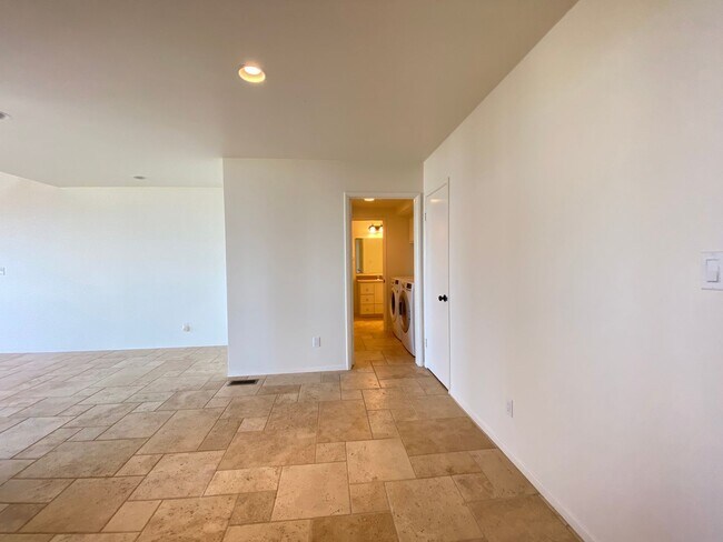 Building Photo - Manchester Duplex