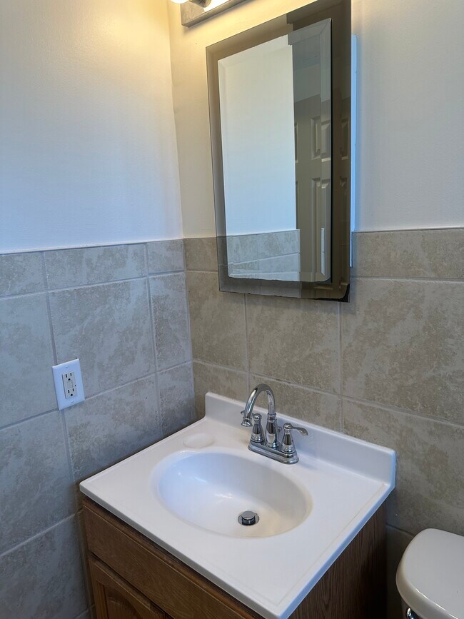 Building Photo - 343 Homecrest Dr