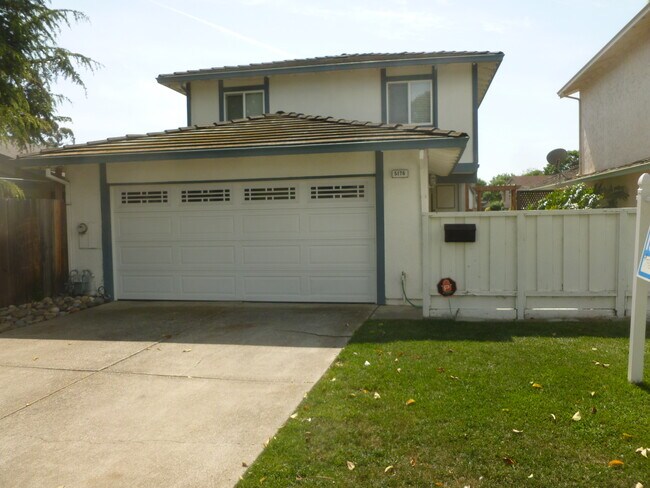 Building Photo - 5176 Ramsgate Dr