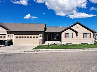 Building Photo - 1423 Chesapeake Ln