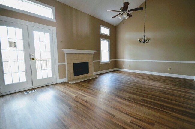 Foto del edificio - 1308 Poplar Pointe