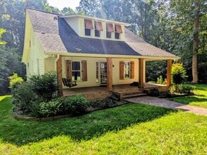 Building Photo - 1540 Yadkinville Rd