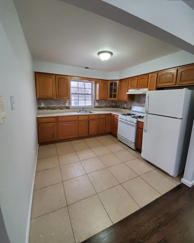 Building Photo - 53 Oakland Ter