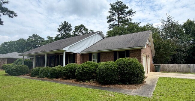 Foto del edificio - Fabulous Home Near Alice Drive!