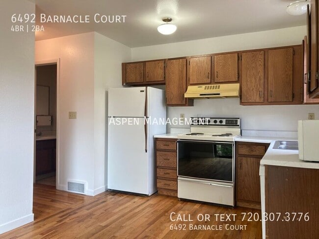 Foto del edificio - 6492 Barnacle Ct