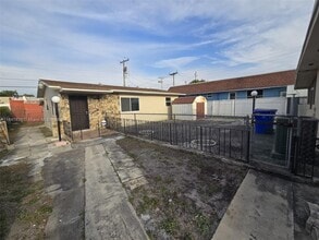 Building Photo - 882 NW 26th Ave