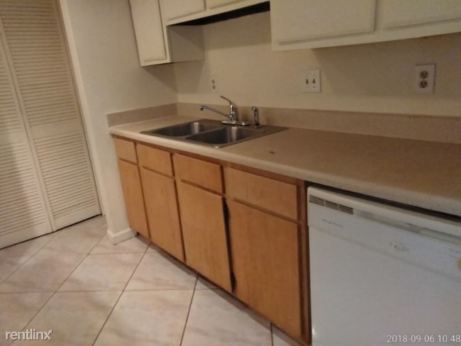 Building Photo - 3 br, 2 bath Condo - 3854 kensingwood trace