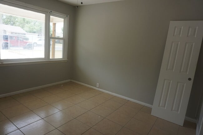 Building Photo - 4314 32nd St