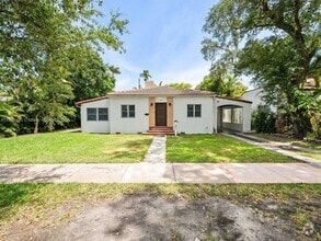 Building Photo - 314 Romano Ave