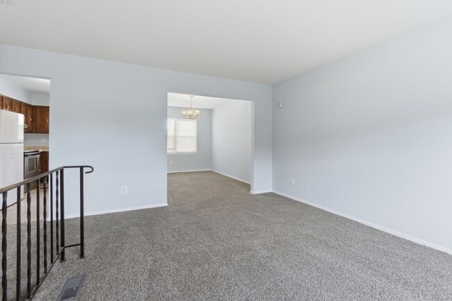 Building Photo - Beautiful 6 BR/3 BA Single-Family Home in Largo!