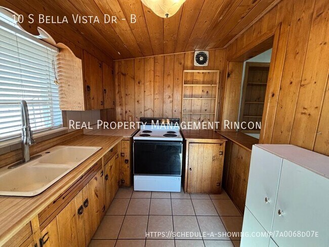 Building Photo - 10 S Bella Vista Dr