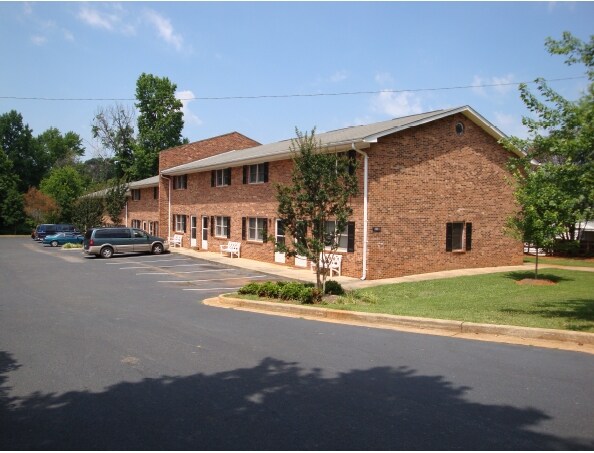 Foto principal - 2033 Oakdale Rd