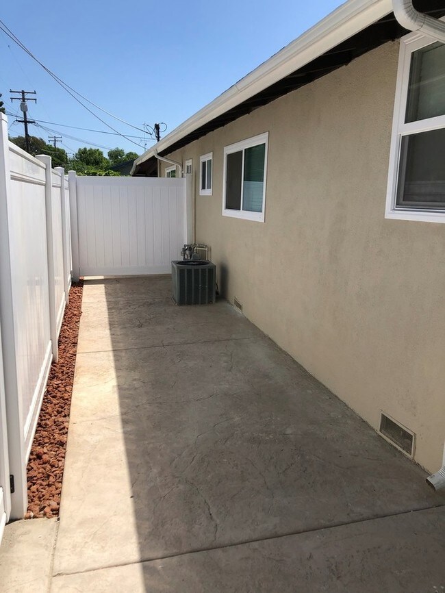 Foto del edificio - Modesto 1 Bedroom 1 Bathroom Unit