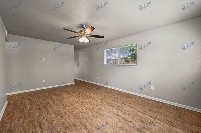 Foto del edificio - 760 Ponderosa Dr