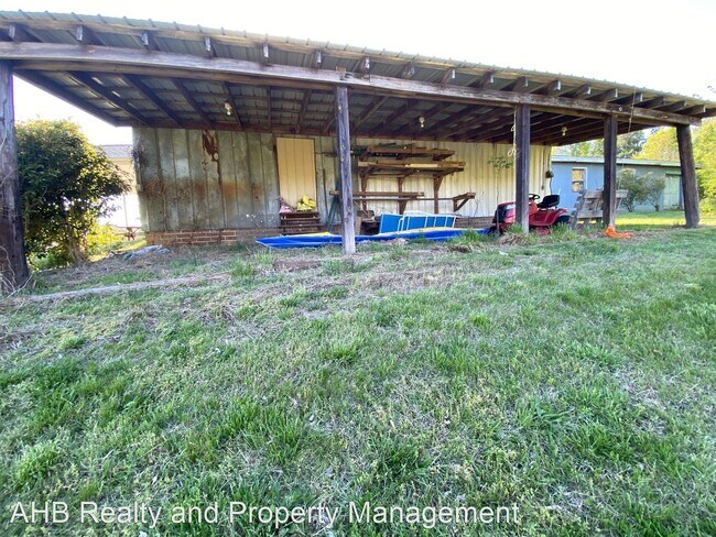 Foto del edificio - 3 br, 1.5 bath House - 407 Roma Rd.