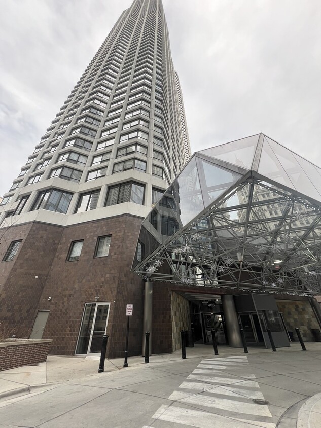 Primary Photo - 405 N Wabash Ave