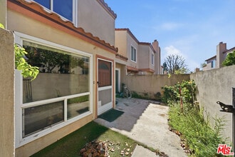 Building Photo - 3442 Del Amo Blvd
