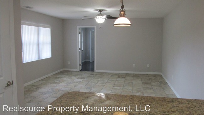 Building Photo - 46 Windtree Ln