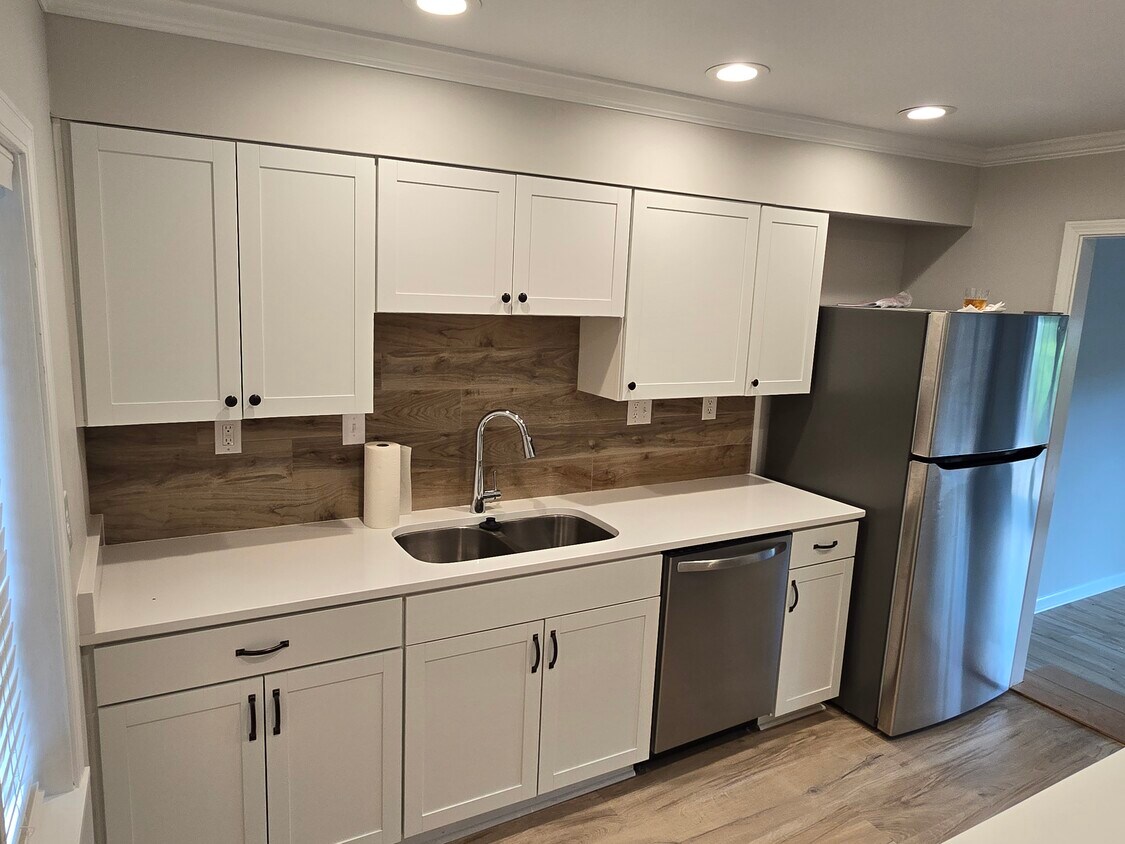 Foto principal - 5027 Forest Lake Pl