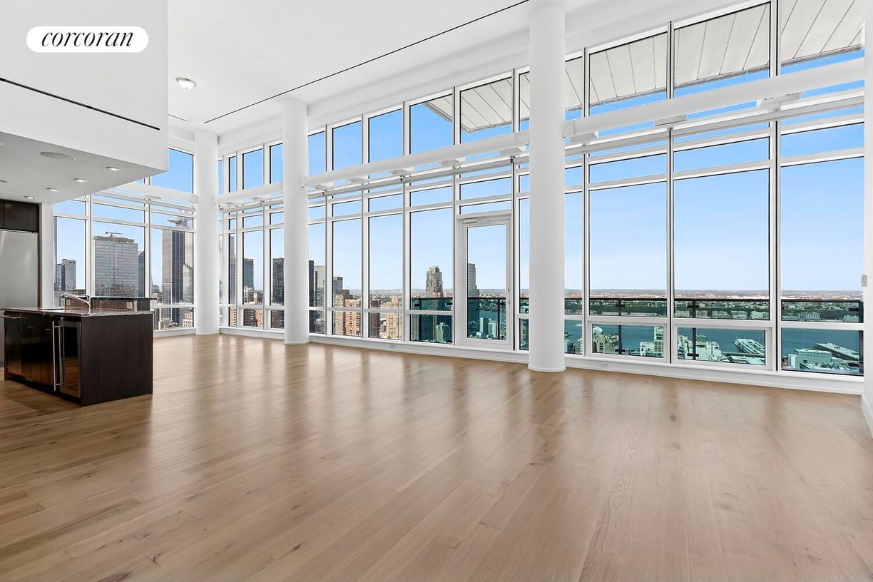 Primary Photo - 306 W 48th St