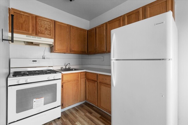 Foto del edificio - 1635 W Morse Ave