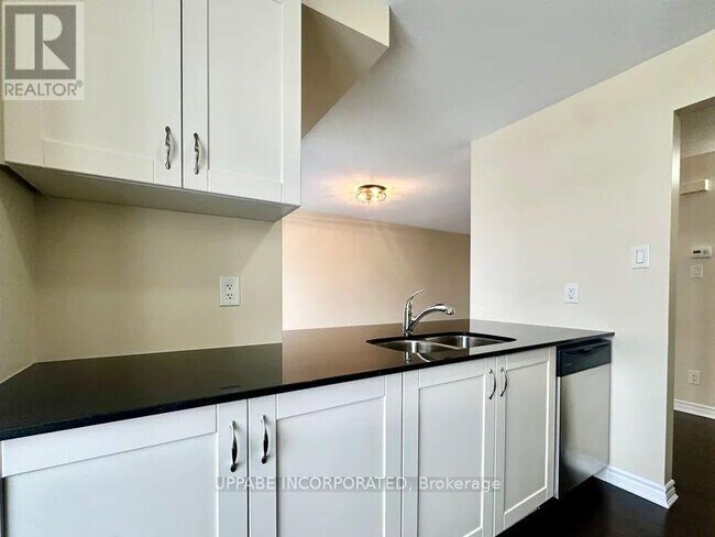 Building Photo - 52 Astervale St