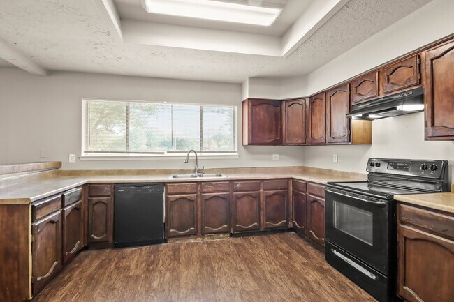Building Photo - 9806 Tassel Brook Dr