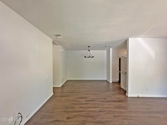Building Photo - 499 Serento Cir