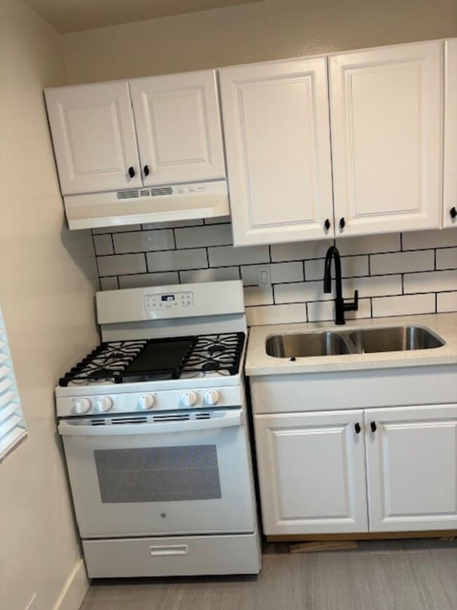 Building Photo - Renovated Studio Apartment for Lease in Van Nuys