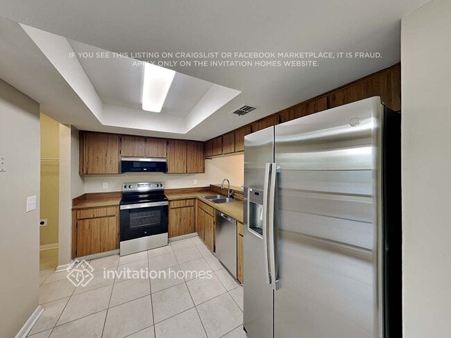 Foto del edificio - 11301 Hollyglen Dr