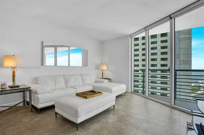 Building Photo - 335 S Biscayne Blvd