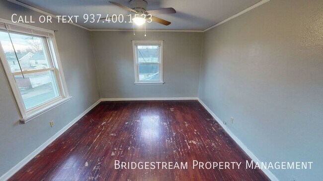 Building Photo - Spacious upstairs 1 bedroom, 1 bath unit w...