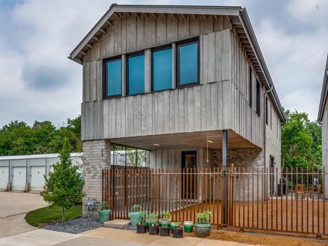 Foto del edificio - 907 Blackland Ct