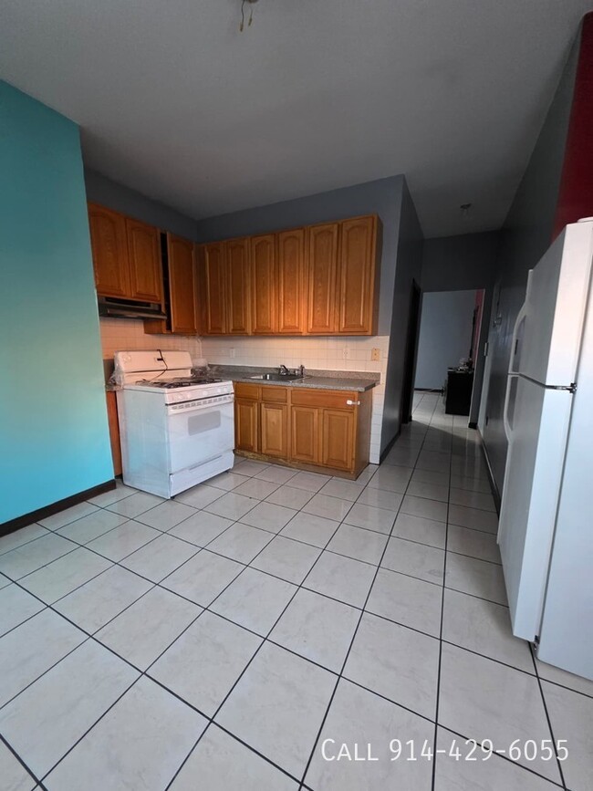 Photo - 104 Oak St Apartment