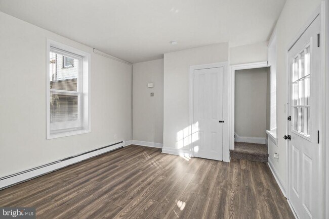 Building Photo - 148 Walnut St