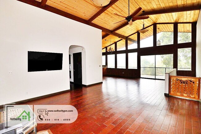 Foto del edificio - 19606 Fish Hill Ln