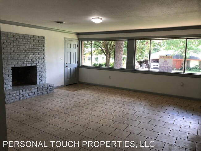 Building Photo - 3 br, 1.5 bath House - 4915 Holloway Ave