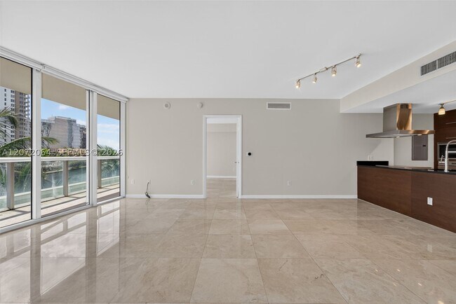 Foto del edificio - 465 Brickell Ave