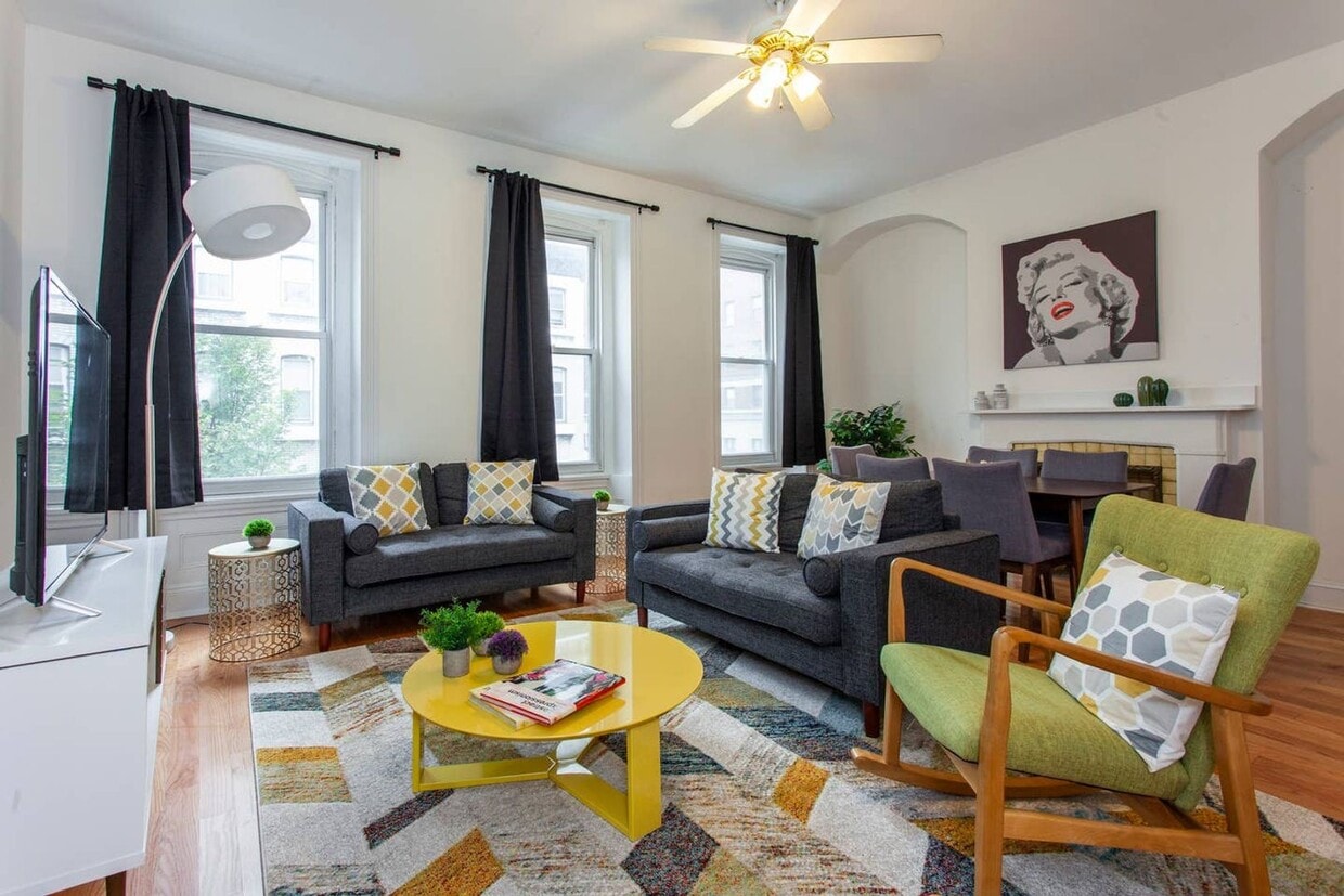 Primary Photo - Beautiful and very spacious 3-bedroom unit...