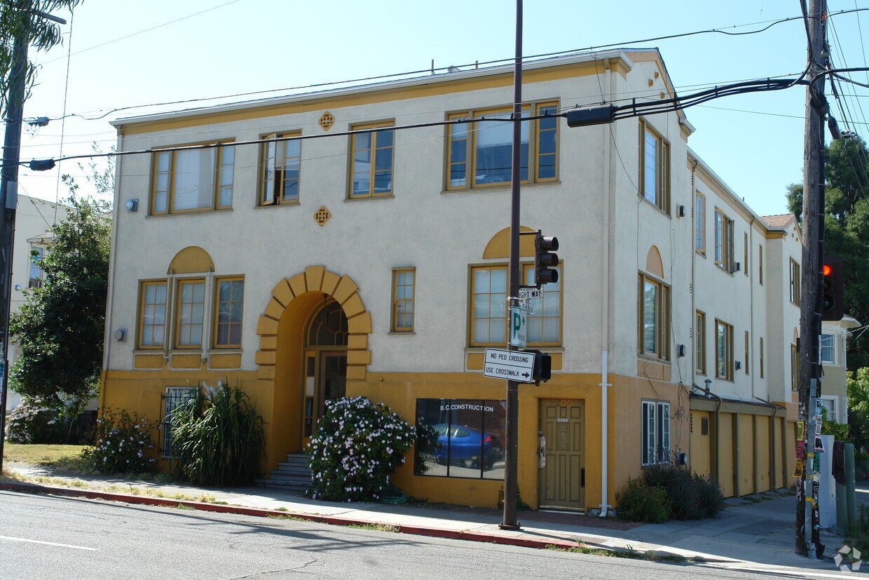 Primary Photo - 2511 Fulton St