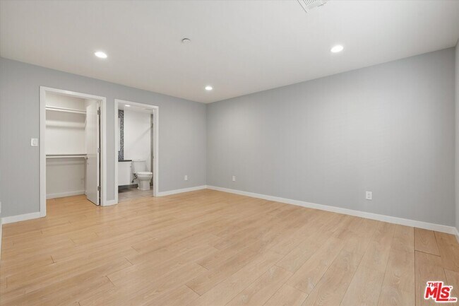 Foto del edificio - 6117 1/2 Fountain Ave