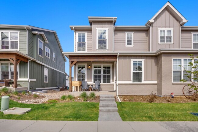 Building Photo - 685 Crossbill Dr