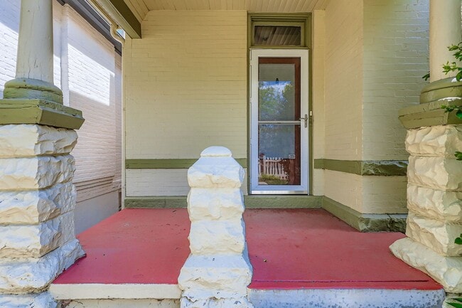 Foto del edificio - This Home Offers Quality and Privacy and i...