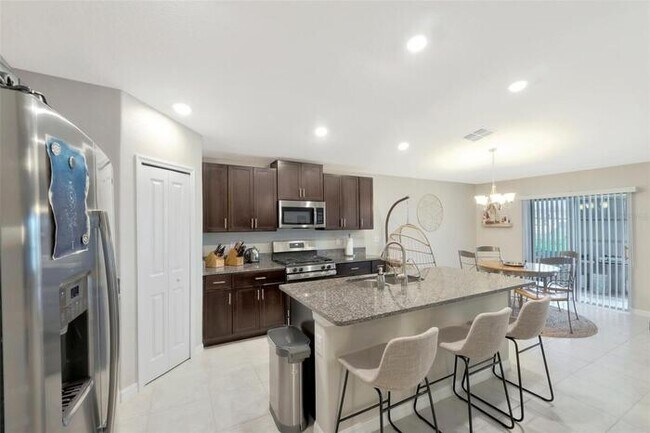 Foto del edificio - 14324 Bounding Home St