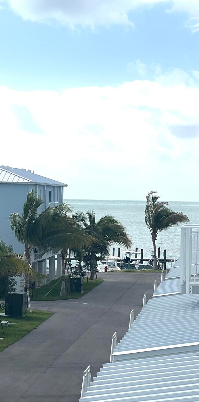Building Photo - 10877 Overseas Hwy