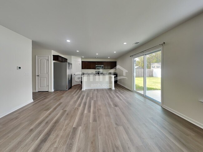 Foto del edificio - 227 Sterling Dr