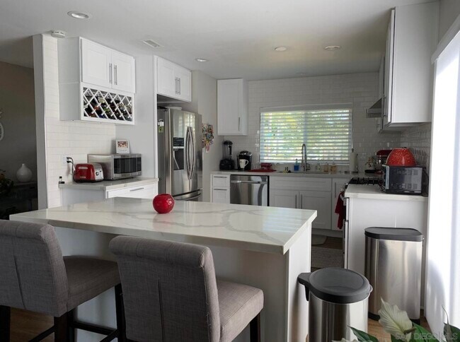 Foto del edificio - 6690 Amberly St